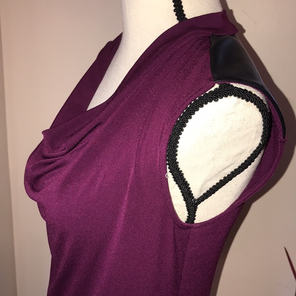 🆕 Ann Taylor Burgundy top. - Picture 5 of 10